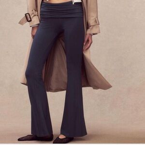 Size M dark grey H&M yoga pants